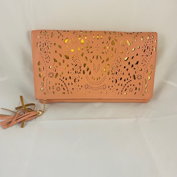 Laser Cut Clutch - Picture 1 of 5